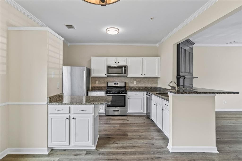 2 bedroom, 3 bathroom, 1,218 sq ft townhouse for sale at 2215 Kilmington Square, Alpharetta, GA 30009 — photo 9