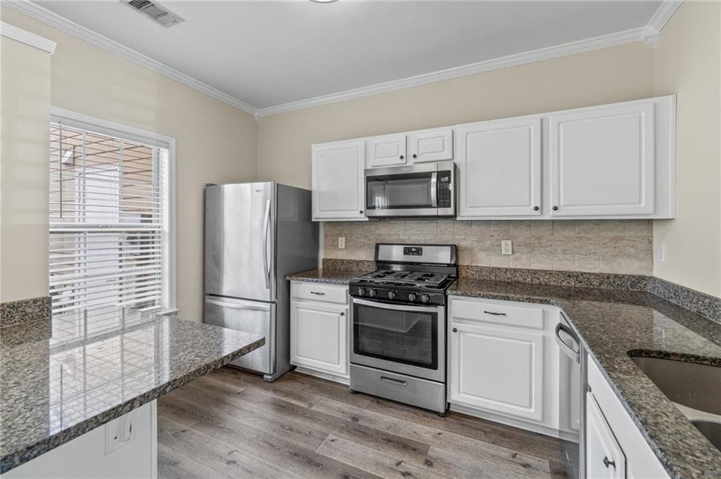 2 bedroom, 3 bathroom, 1,218 sq ft townhouse for sale at 2215 Kilmington Square, Alpharetta, GA 30009 — photo 10