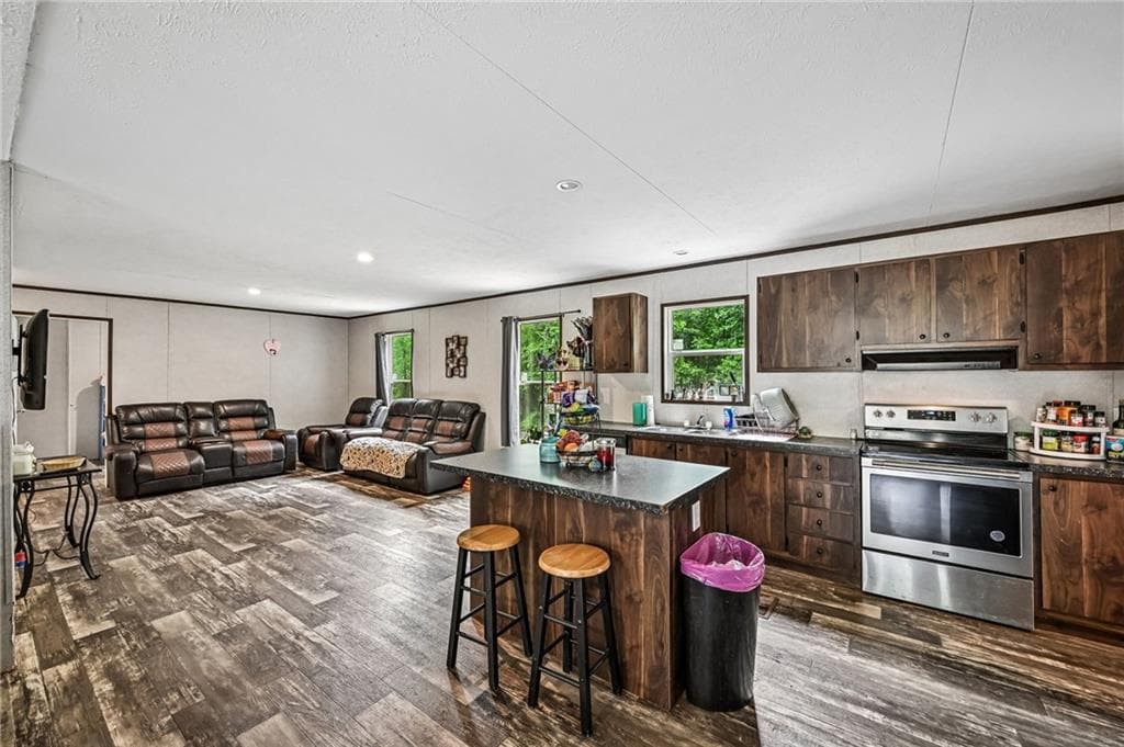 4 bedroom, 2 bathroom, 1,568 sq ft single family residence for sale at 5805 Saddle Club Road, Gainesville, GA 30506 — photo 6