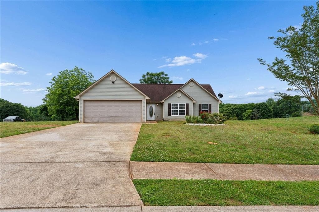 3 bedroom, 2 bathroom, 1,318 sq ft single family residence under contract at 3531 Pennington Trail, Gainesville, GA 30507