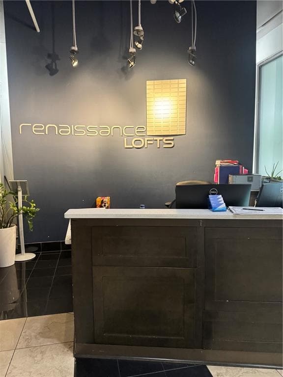 2 bedroom, 2 bathroom, 1,532 sq ft condominium under contract at 120 Ralph Mcgill Boulevard 1008, Atlanta, GA 30308 — photo 2