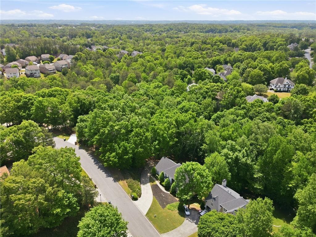 single family residence for sale at 5505 Hampstead Way, Johns Creek, GA 30097 — photo 8