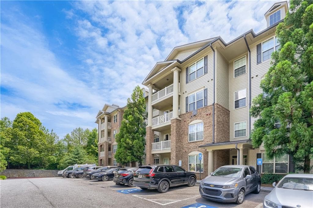 2 bedroom, 2 bathroom, 1,278 sq ft condominium for sale at 4805 W Village Way 3410, Smyrna, GA 30080