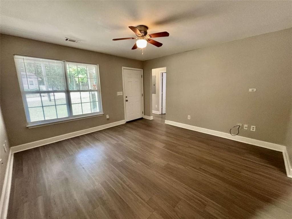 4 bedroom, 2 bathroom, 1,101 sq ft single family residence for rent at 2595 Elliott Street, Atlanta, GA 30318 for $1,500 a month — photo 7