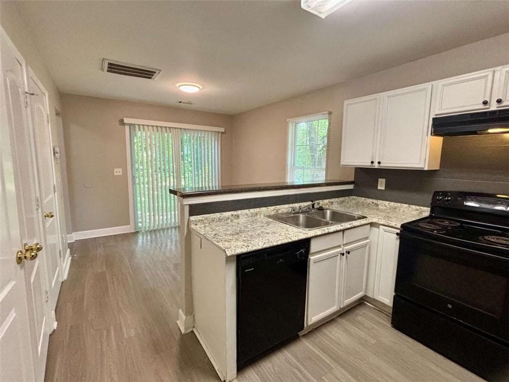 4 bedroom, 2 bathroom, 1,101 sq ft single family residence for rent at 2595 Elliott Street, Atlanta, GA 30318 for $1,500 a month — photo 10