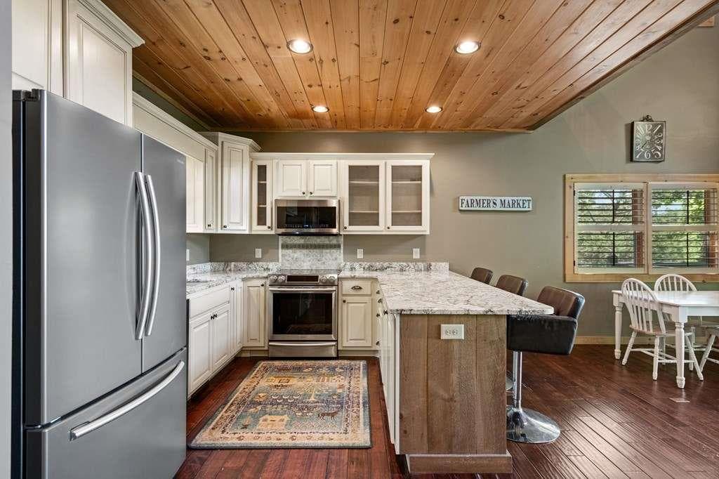 3 bedroom, 4 bathroom, 2,400 sq ft single family residence for sale at 479 Big Timber Road, Mineral Bluff, GA 30559 — photo 10