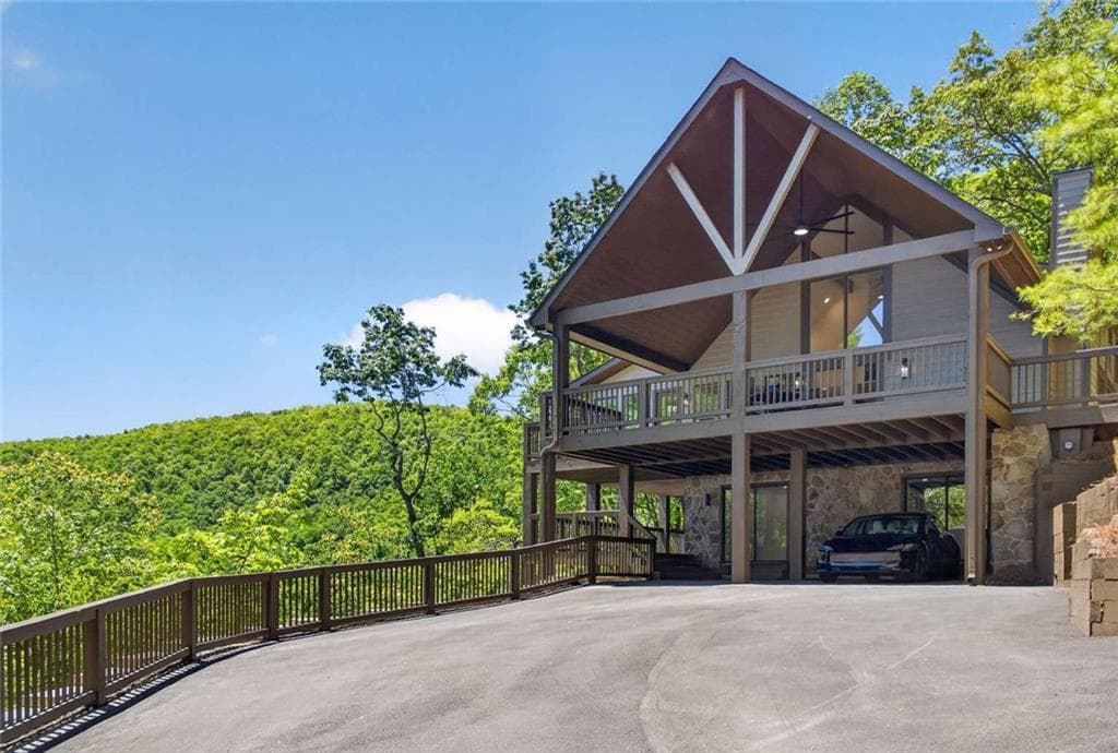3 bedroom, 3 bathroom, 2,844 sq ft single family residence for sale at 1091 Deer Run Ridge, Jasper, GA 30143 — photo 1 of 65