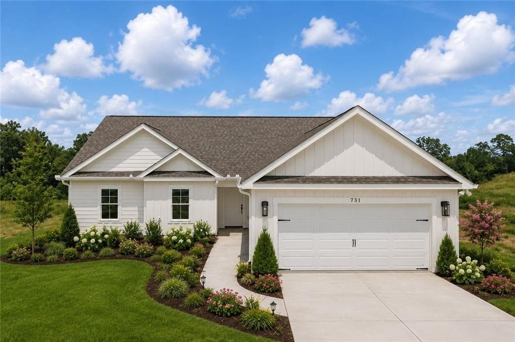 3 bedroom, 2 bathroom, 1,516 sq ft single family residence for sale at 731 Racetrack Road, Toccoa, GA 30577