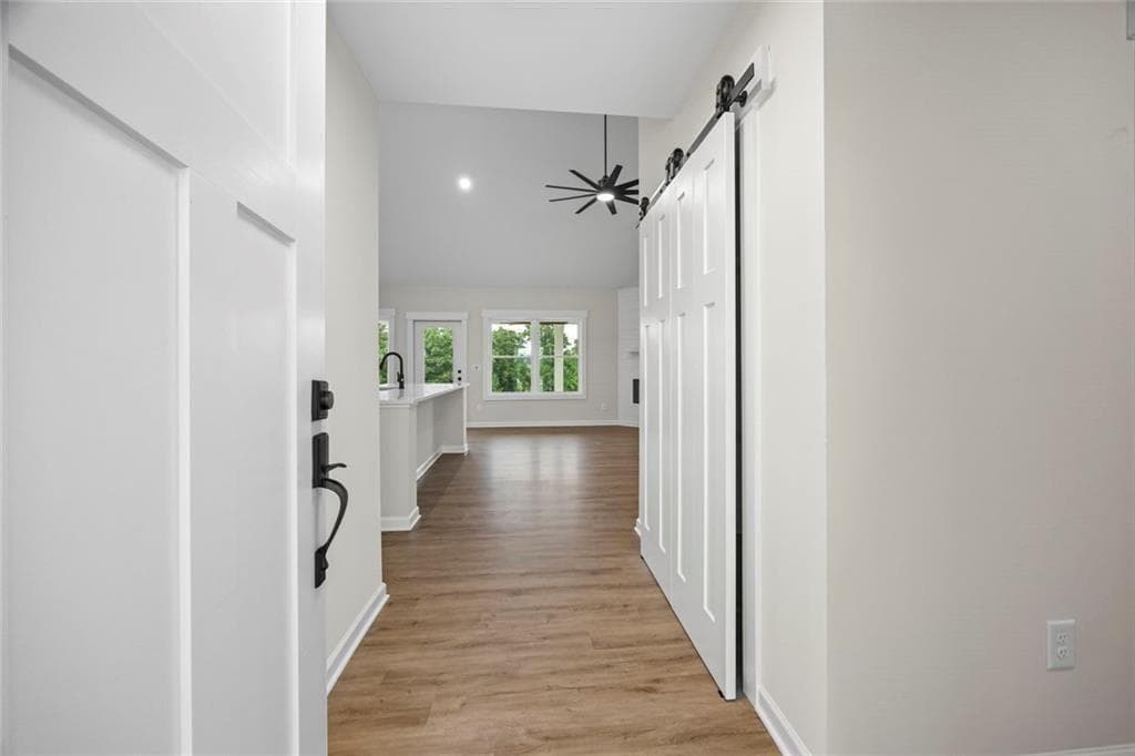 3 bedroom, 2 bathroom, 1,516 sq ft single family residence for sale at 731 Racetrack Road, Toccoa, GA 30577 — photo 2