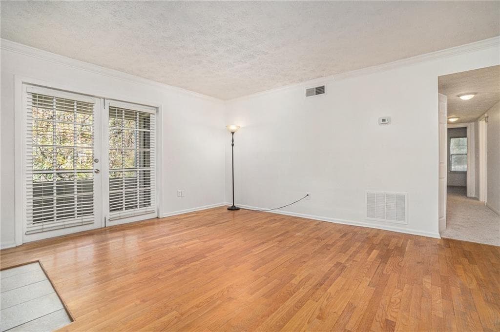 2 bedroom, 2 bathroom, 1,073 sq ft condominium for sale at 1150 Collier Road 12F, Atlanta, GA 30318 — photo 6