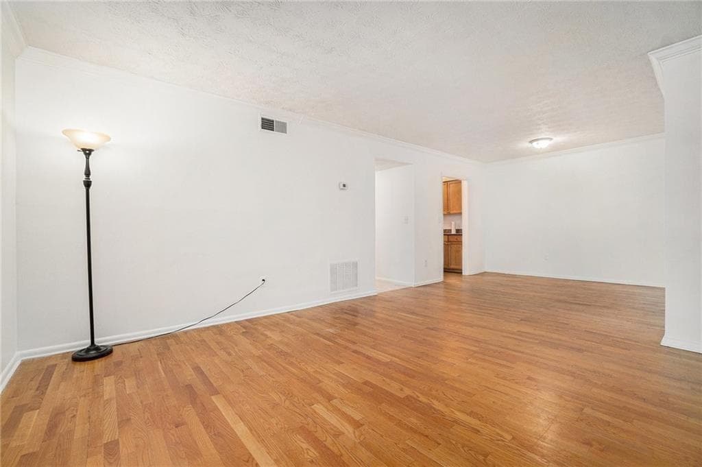 2 bedroom, 2 bathroom, 1,073 sq ft condominium for sale at 1150 Collier Road 12F, Atlanta, GA 30318 — photo 9