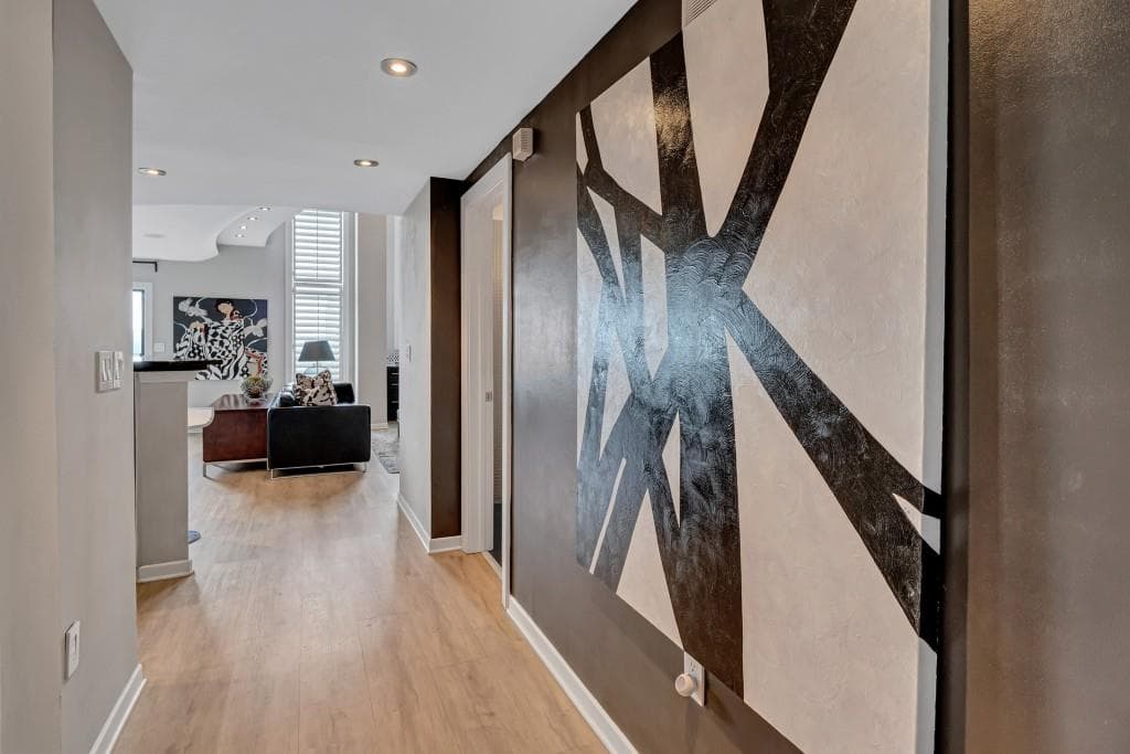 1 bedroom, 2 bathroom, 1,460 sq ft condominium for sale at 795 Hammond Drive 2403, Atlanta, GA 30328 — photo 2