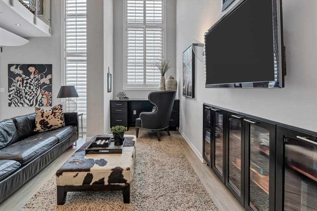 1 bedroom, 2 bathroom, 1,460 sq ft condominium for sale at 795 Hammond Drive 2403, Atlanta, GA 30328 — photo 4
