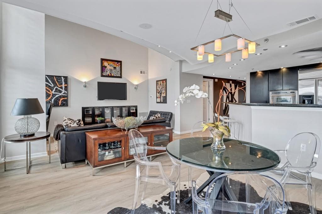 1 bedroom, 2 bathroom, 1,460 sq ft condominium for sale at 795 Hammond Drive 2403, Atlanta, GA 30328 — photo 9