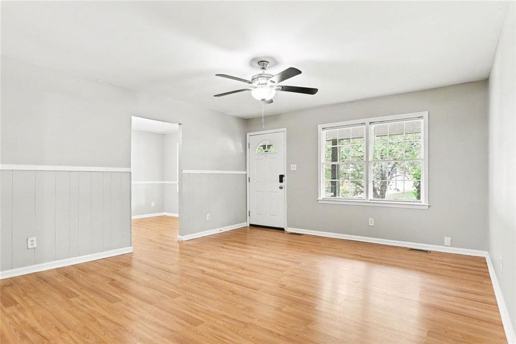 5 bedroom, 3 bathroom, 1,916 sq ft single family residence under contract at 10646 Eagle Drive, Jonesboro, GA 30238 — photo 2