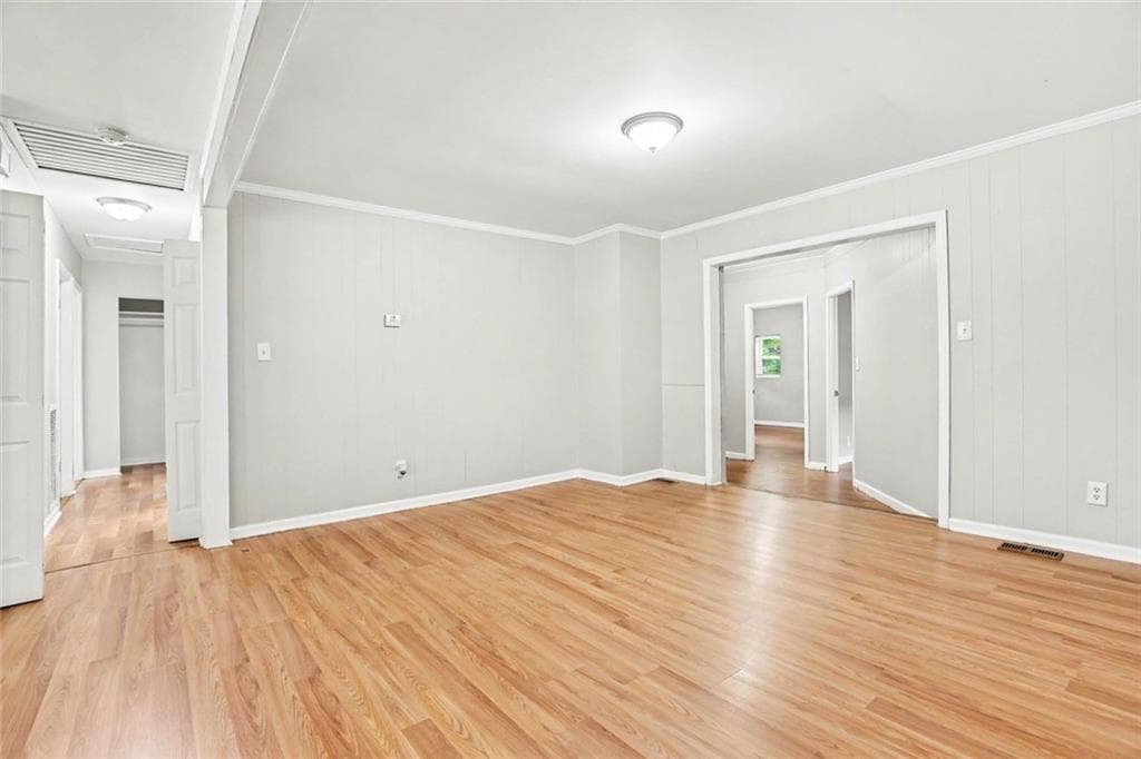 5 bedroom, 3 bathroom, 1,916 sq ft single family residence under contract at 10646 Eagle Drive, Jonesboro, GA 30238 — photo 5