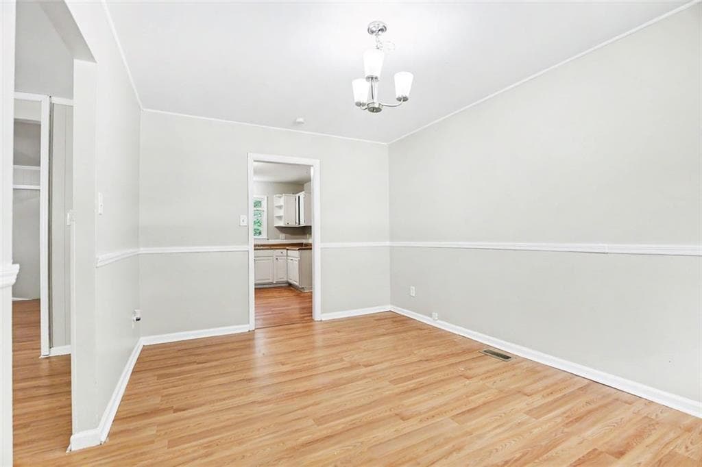 5 bedroom, 3 bathroom, 1,916 sq ft single family residence under contract at 10646 Eagle Drive, Jonesboro, GA 30238 — photo 6