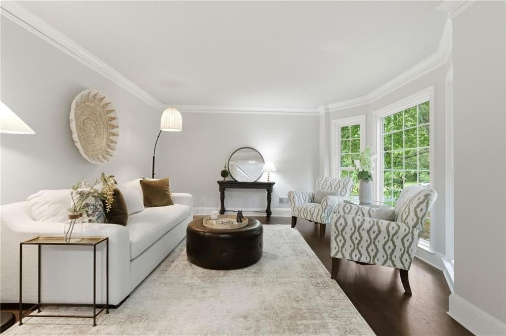 5 bedroom, 4 bathroom, 5,400 sq ft single family residence for sale at 255 Waverly Hall Drive, Roswell, GA 30075 — photo 7