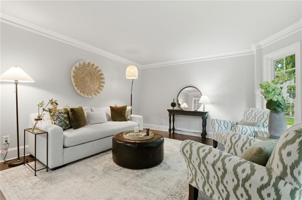 5 bedroom, 4 bathroom, 5,400 sq ft single family residence for sale at 255 Waverly Hall Drive, Roswell, GA 30075 — photo 9