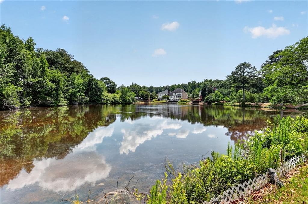 4 bedroom, 3 bathroom, 2,212 sq ft single family residence for sale at 1973 Sugarstone Drive, Lawrenceville, GA 30043 — photo 5