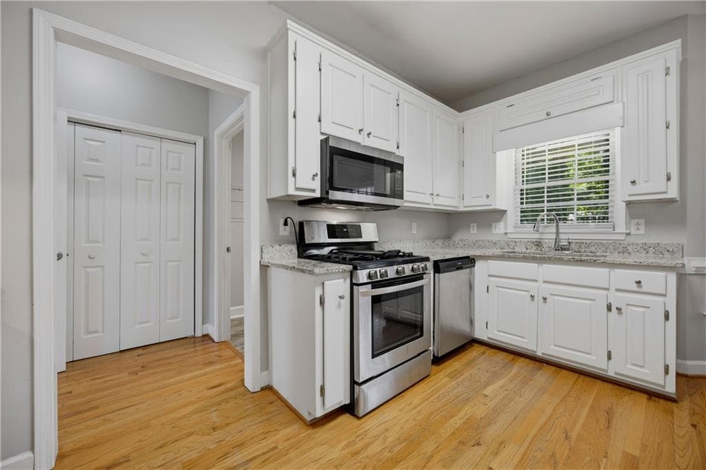 4 bedroom, 3 bathroom, 2,438 sq ft single family residence for sale at 2362 Birch Hollow Trail, Lawrenceville, GA 30043 — photo 5
