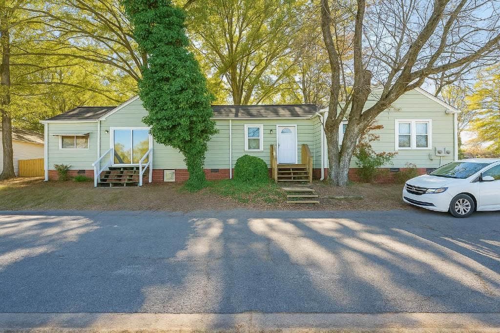triplex for sale at 5002 Park Avenue, Forest Park, GA 30297