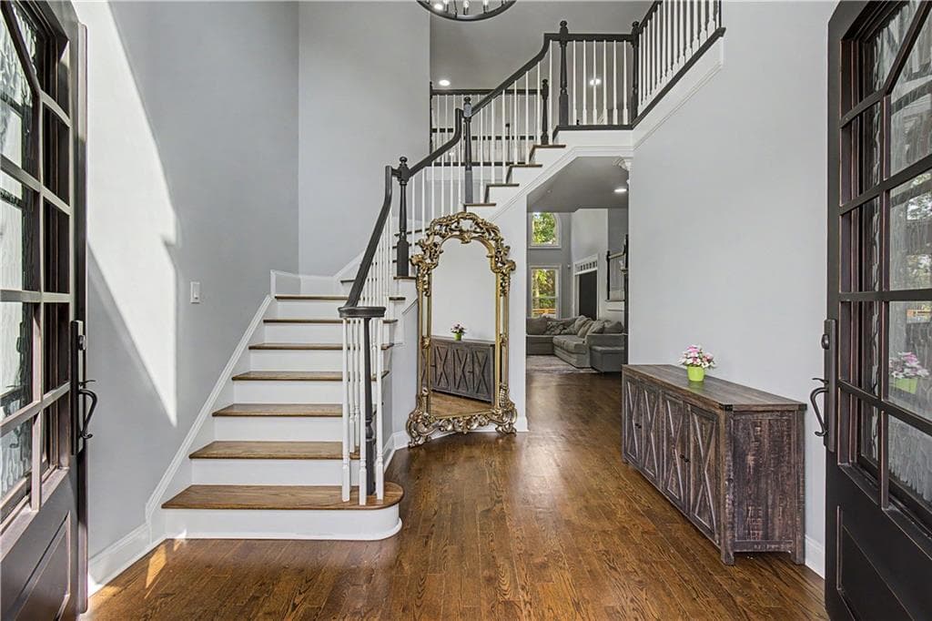 5 bedroom, 6 bathroom, 5,301 sq ft single family residence under contract at 401 The Falls Of Cherokee Drive, Canton, GA 30114 — photo 3