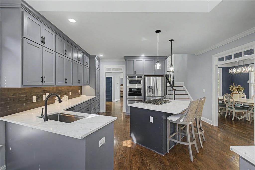 5 bedroom, 6 bathroom, 5,301 sq ft single family residence under contract at 401 The Falls Of Cherokee Drive, Canton, GA 30114 — photo 9