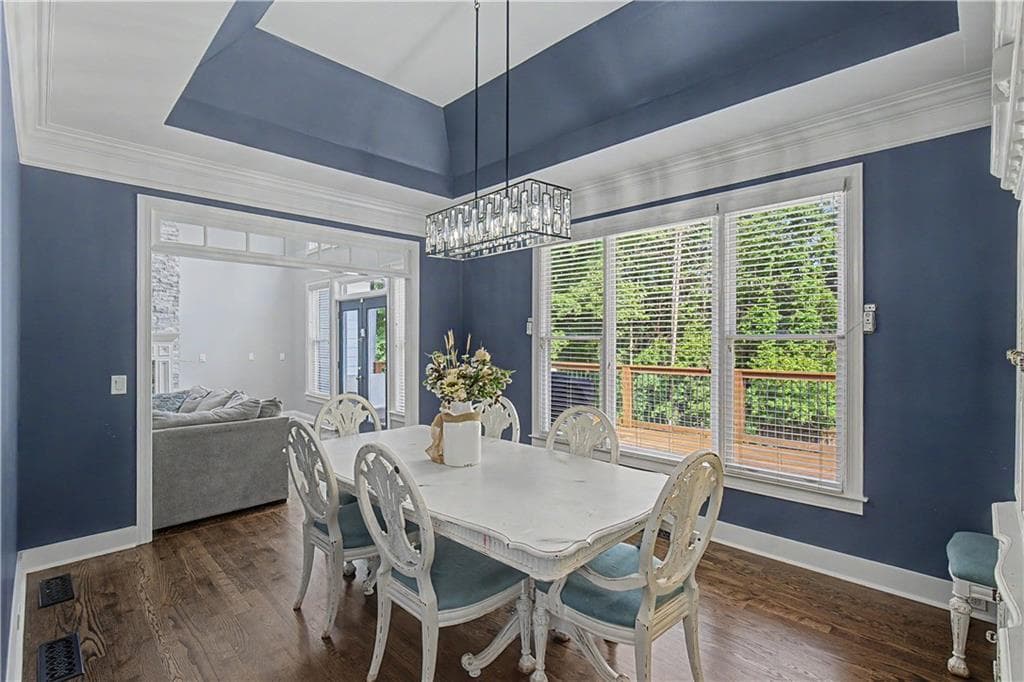 5 bedroom, 6 bathroom, 5,301 sq ft single family residence under contract at 401 The Falls Of Cherokee Drive, Canton, GA 30114 — photo 10