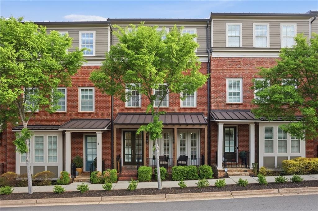 4 bedroom, 5 bathroom, 3,616 sq ft townhouse sold at 225 Waterman Street, Marietta, GA 30060