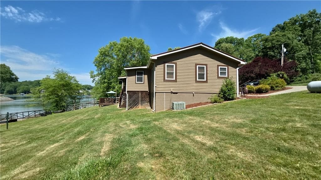 3 bedroom, 3 bathroom, 2,784 sq ft single family residence for sale at 1693 Chatuge Shores Road, Hiawassee, GA 30546 — photo 7