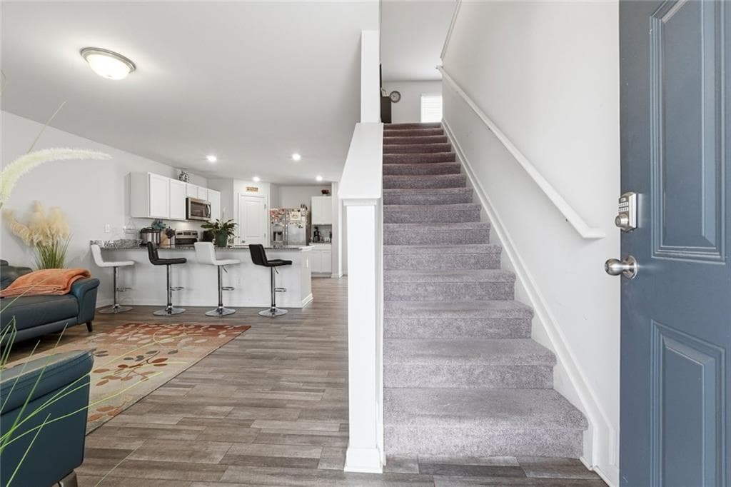 4 bedroom, 3 bathroom, 1,696 sq ft single family residence for sale at 208 Coventry Court, Kingston, GA 30145 — photo 3