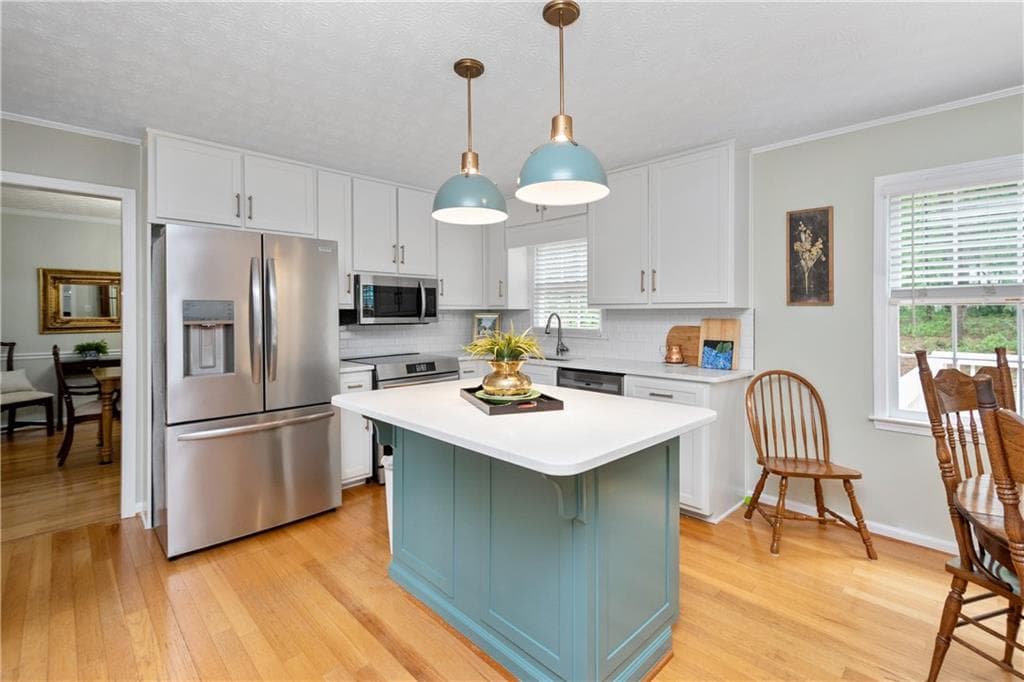 4 bedroom, 3 bathroom, 2,249 sq ft single family residence for sale at 405 Ridgemont Drive, Fayetteville, GA 30215 — photo 7