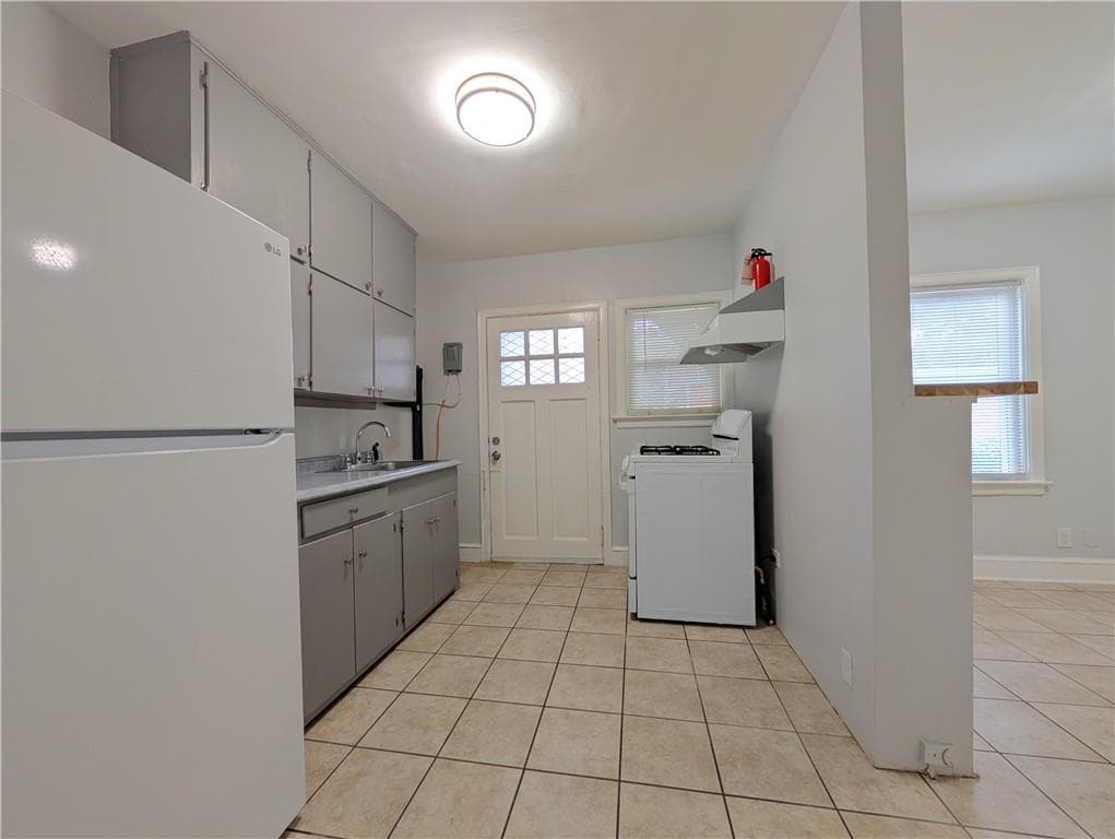 2 bedroom, 1 bathroom, 950 sq ft apartment for rent at 1761 John Calvin Avenue 1, Atlanta, GA 30337 for $1,250 a month — photo 6