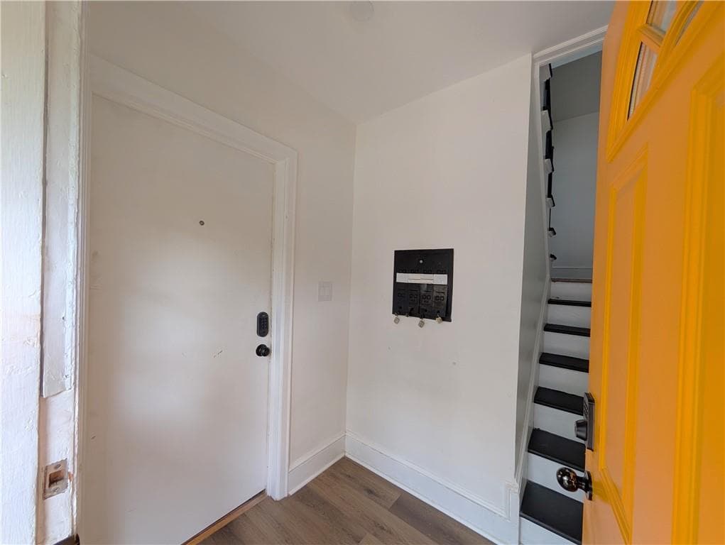 2 bedroom, 1 bathroom, 950 sq ft apartment for rent at 1761 John Calvin Avenue 1, Atlanta, GA 30337 for $1,250 a month — photo 3
