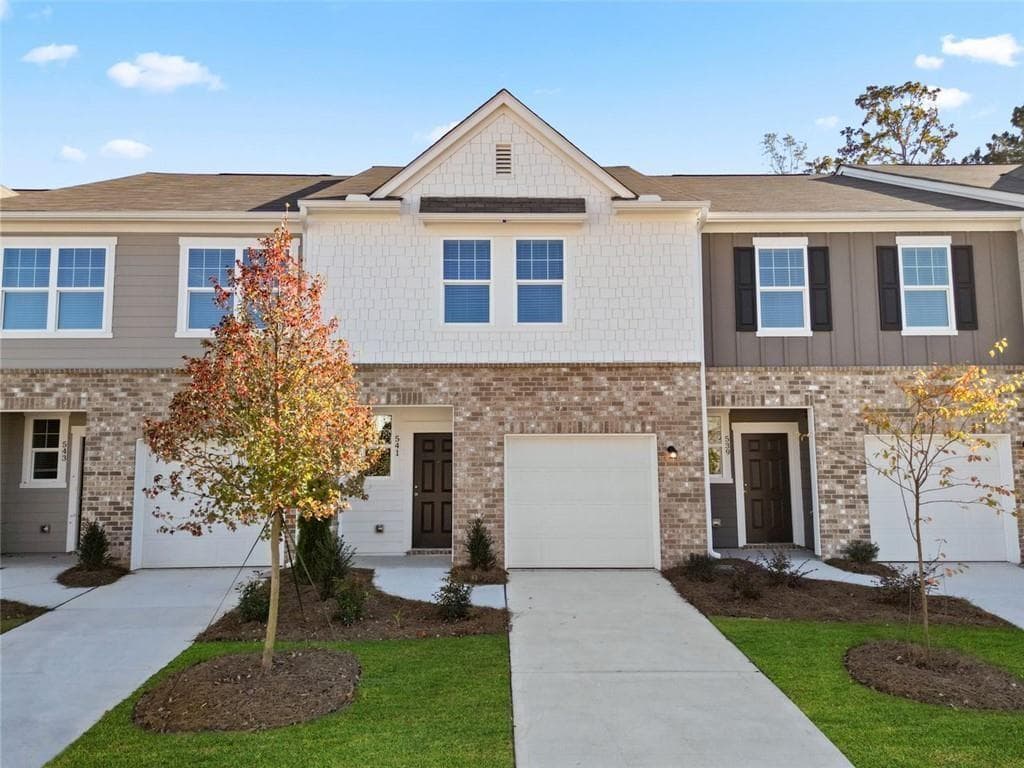 3 bedroom, 3 bathroom, 1,672 sq ft townhouse for rent at 541 Magnolia Circle, Palmetto, GA 30268 for $2,300 a month