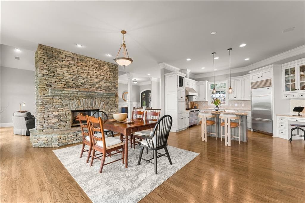 3 bedroom, 3 bathroom, 4,139 sq ft single family residence for sale at 3546 Lake Breeze Lane, Gainesville, GA 30506 — photo 8