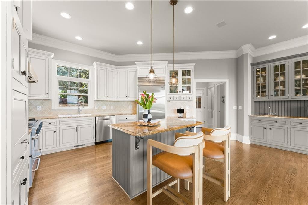 3 bedroom, 3 bathroom, 4,139 sq ft single family residence for sale at 3546 Lake Breeze Lane, Gainesville, GA 30506 — photo 7