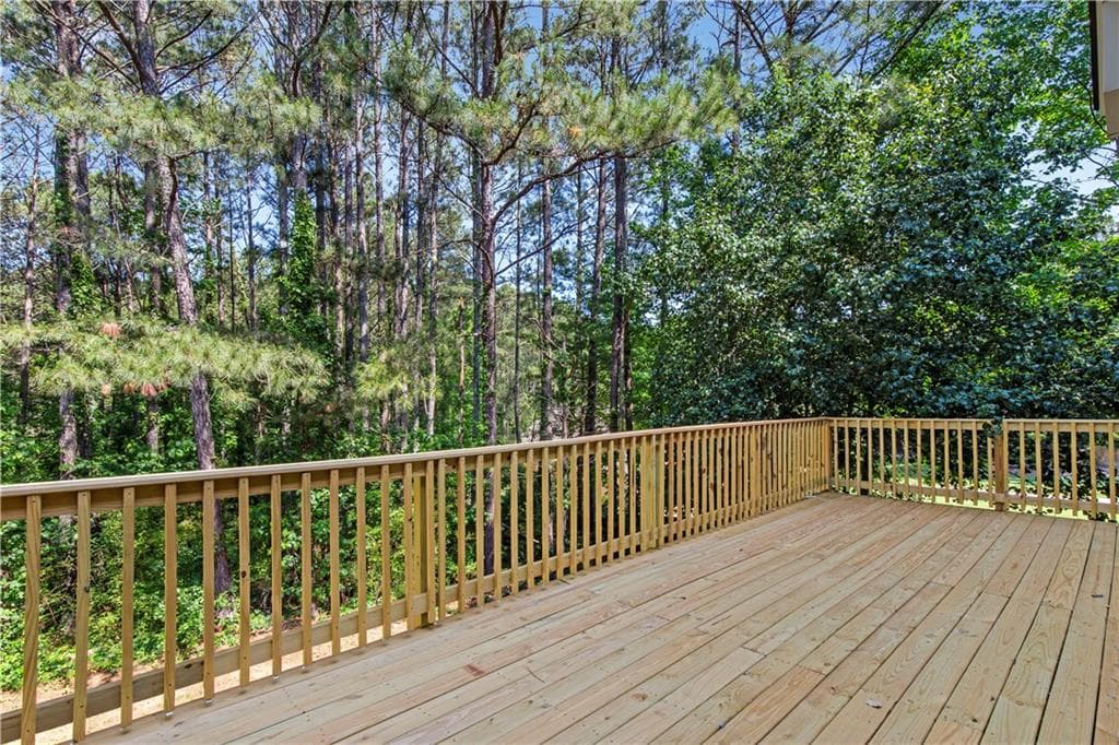 6 bedroom, 4 bathroom, 3,179 sq ft single family residence under contract at 178 Hunters Mill Drive, Hiram, GA 30141 — photo 4