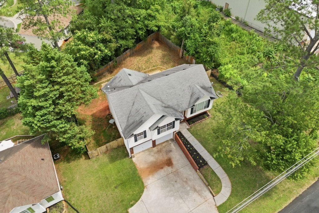 3 bedroom, 2 bathroom, 1,278 sq ft single family residence under contract at 201 Hickory Lane, Cartersville, GA 30120 — photo 4