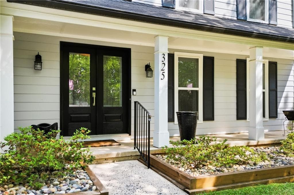 4 bedroom, 3 bathroom, 2,204 sq ft single family residence for sale at 325 Ivy Mill Court, Roswell, GA 30076 — photo 8
