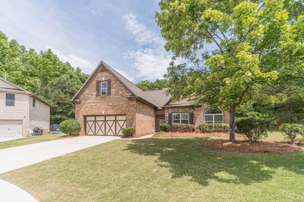 3 bedroom, 2 bathroom, 2,014 sq ft single family residence for sale at 997 Spanish Moss Trail, Loganville, GA 30052 — photo 2
