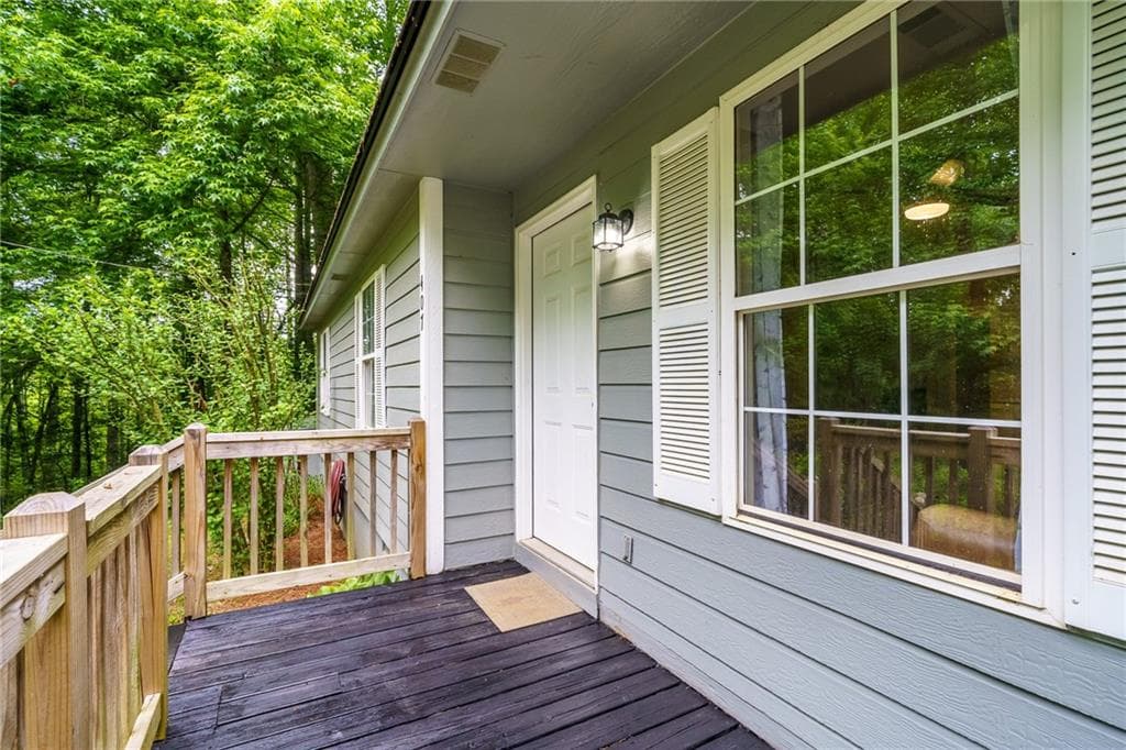 3 bedroom, 2 bathroom, 984 sq ft single family residence for sale at 407 Westwind Circle, Ellijay, GA 30540 — photo 3