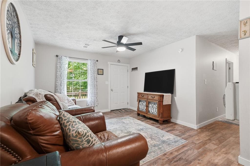 3 bedroom, 2 bathroom, 984 sq ft single family residence for sale at 407 Westwind Circle, Ellijay, GA 30540 — photo 7