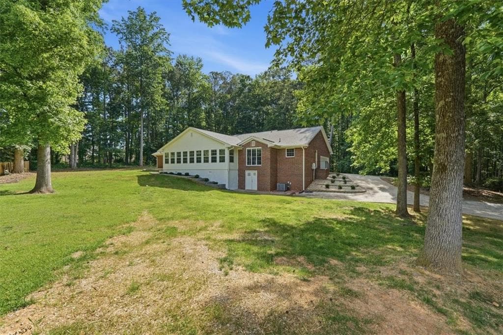 3 bedroom, 3 bathroom, 3,072 sq ft single family residence for sale at 3420 Caney Creek Lane, Cumming, GA 30041 — photo 4