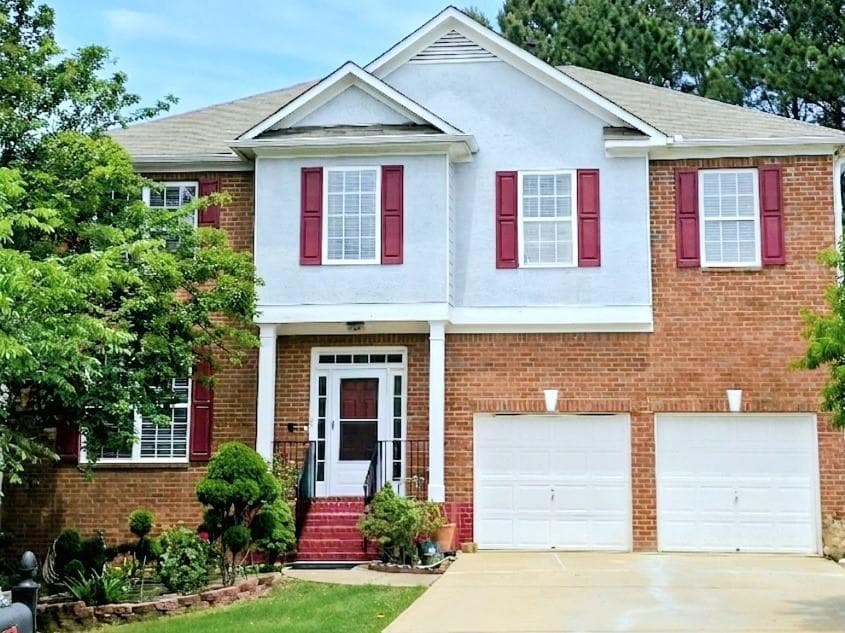 4 bedroom, 3 bathroom, 2,620 sq ft single family residence for sale at 1140 Foxcroft Drive, Morrow, GA 30260 — photo 2