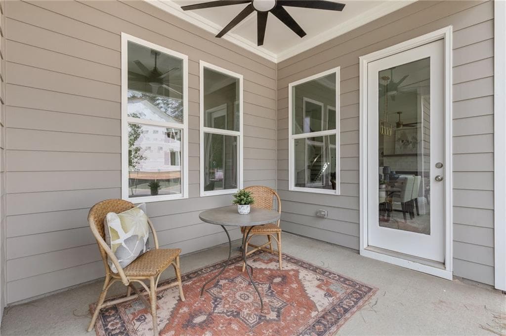 4 bedroom, 4 bathroom, 2,478 sq ft single family residence under contract at 372 Summerville Lane, Athens, GA 30606 — photo 4