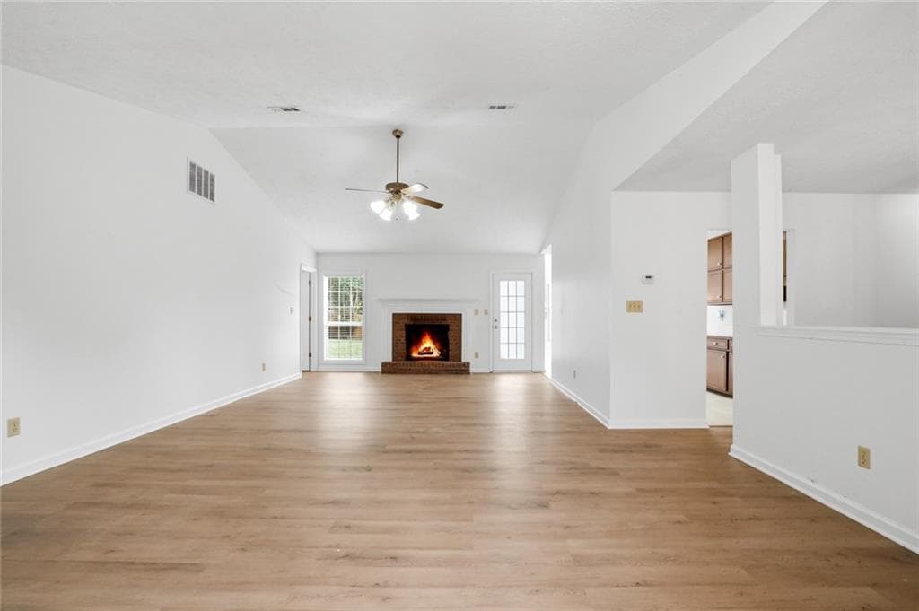 3 bedroom, 2 bathroom, 1,736 sq ft single family residence for sale at 115 Knight Way, Fayetteville, GA 30214 — photo 5