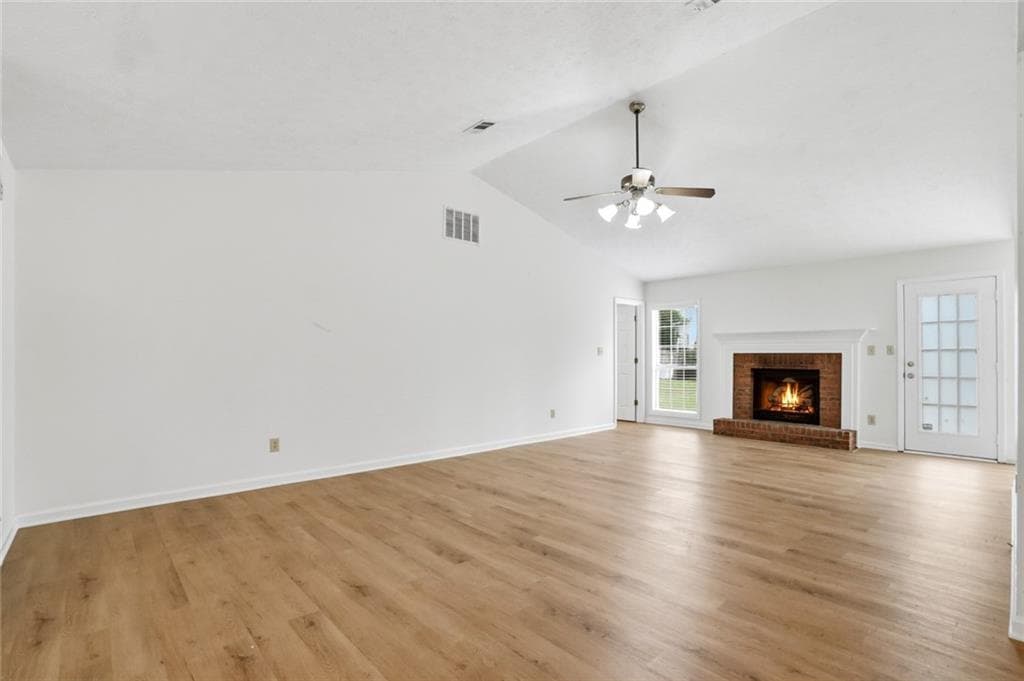 3 bedroom, 2 bathroom, 1,736 sq ft single family residence for sale at 115 Knight Way, Fayetteville, GA 30214 — photo 6