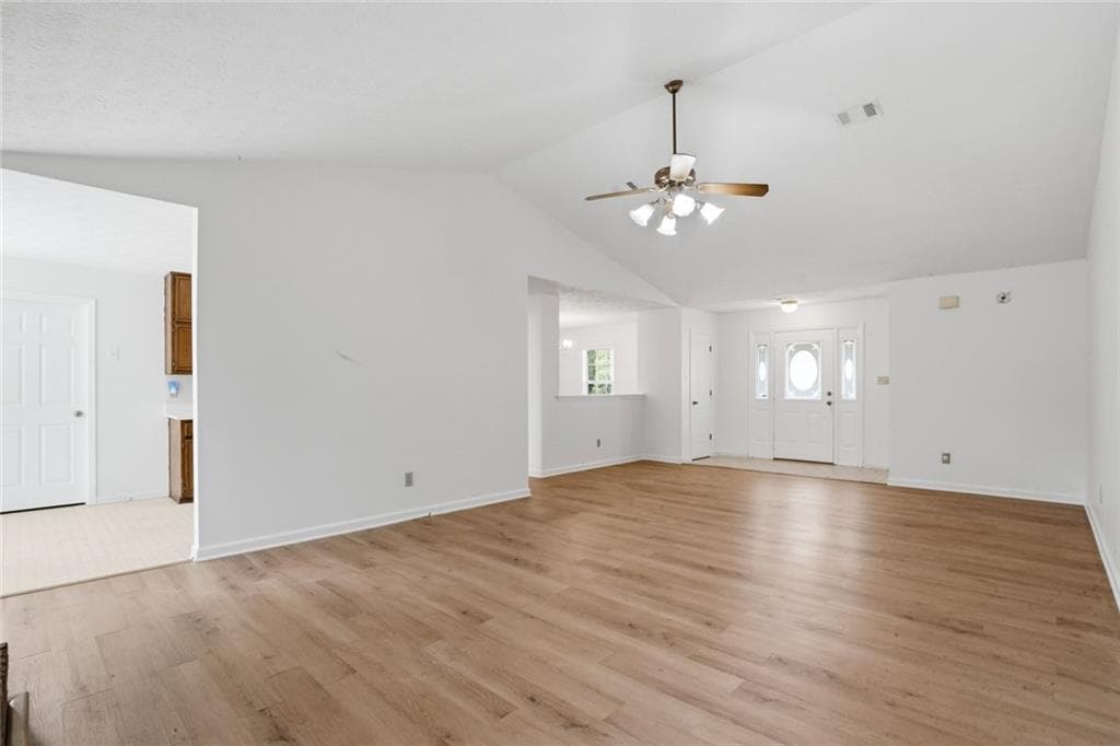 3 bedroom, 2 bathroom, 1,736 sq ft single family residence for sale at 115 Knight Way, Fayetteville, GA 30214 — photo 7